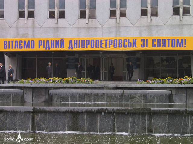  2002. ̳  