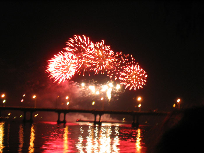  ̳ 2004.   