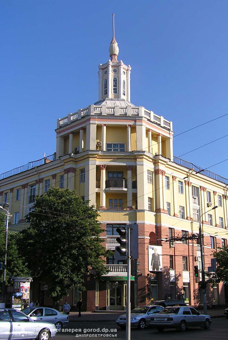 г . Ѻ  .    
