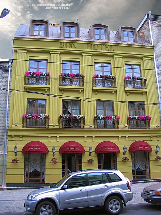 Bon Hotel, .   