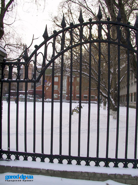 Krasna Ploscha vil. A courtyard.  