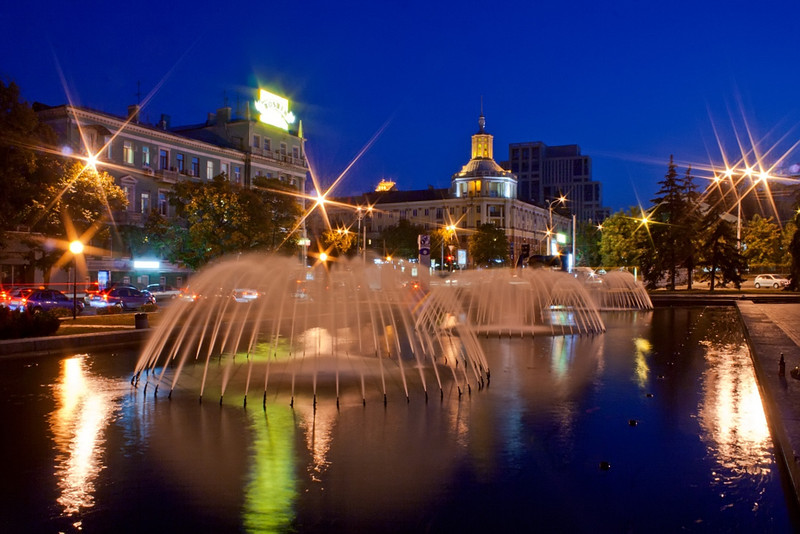 Днепропетровск сегодня. Днепр центр города. Город Днепр Украина достопримечательности. Днепропетровск Главная площадь города. Днепр красивые места.