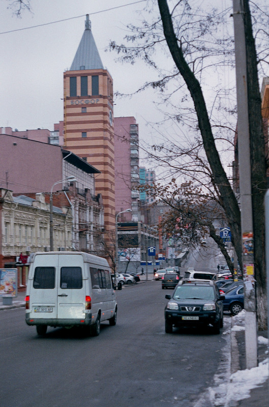 .  praktica mtl-5. f-5.6  1/125 fuji superia 200 
