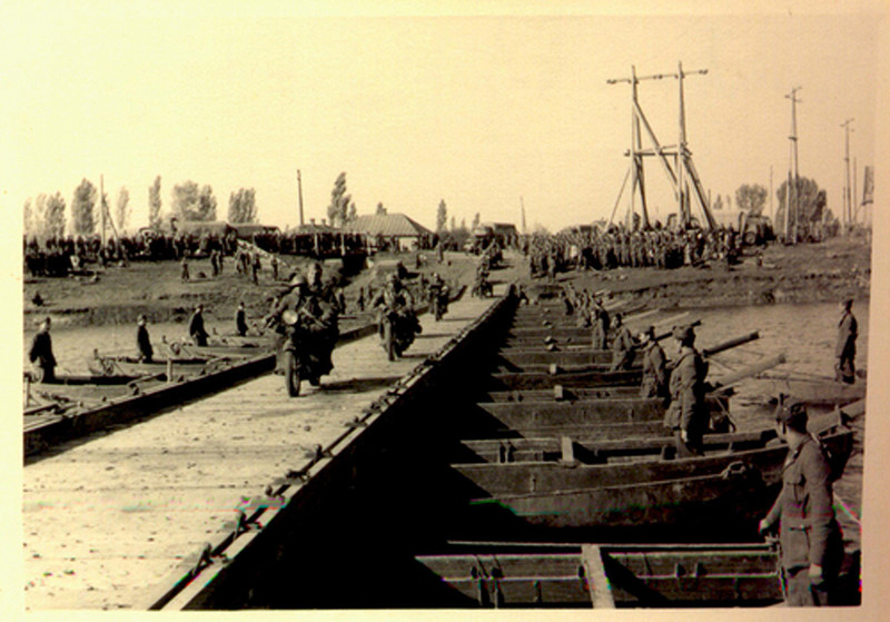 ,             ,  1941  1943 .   , : http://www.panoramio.com/user/1281404 