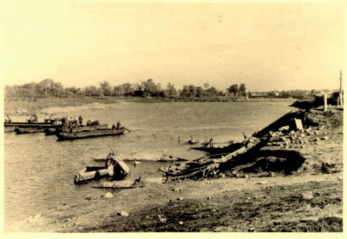 ,            ,  1941  1943 .   , : http://www.panoramio.com/user/1281404 