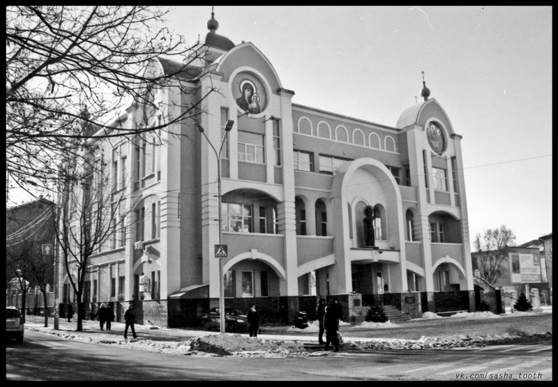 ... Nikon N90
Tamron 35-90
 Ilford XP super (ISO 400) 