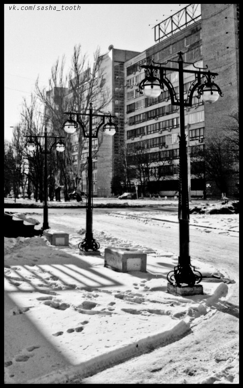 ... Nikon N90
Tamron 35-90
 Ilford XP super (ISO 400) 