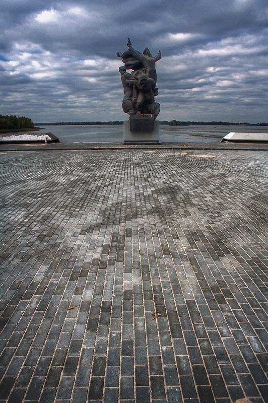 ' ,      1943  