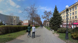 По проспекту