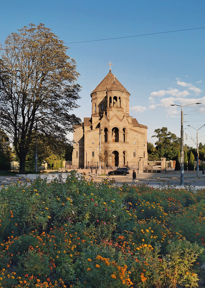 571-й день вiйни. Вірменська церква св. Григорія Лусаворіча  курчатова