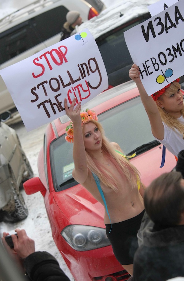  FEMEN      