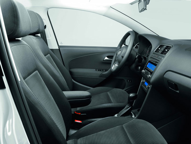  Volkswagen Polo sedan 1,6i (105 ..)  13.990 $ + !