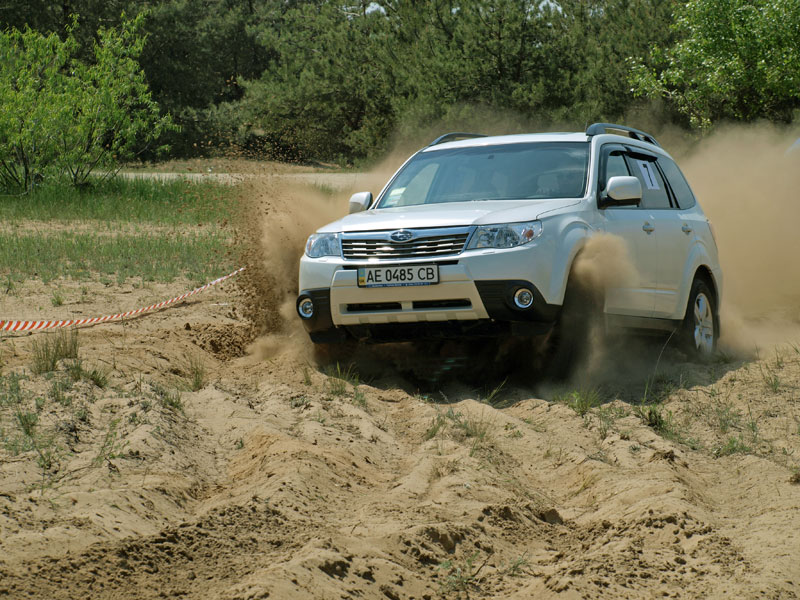  Subaru Forester    Legacy GT  !