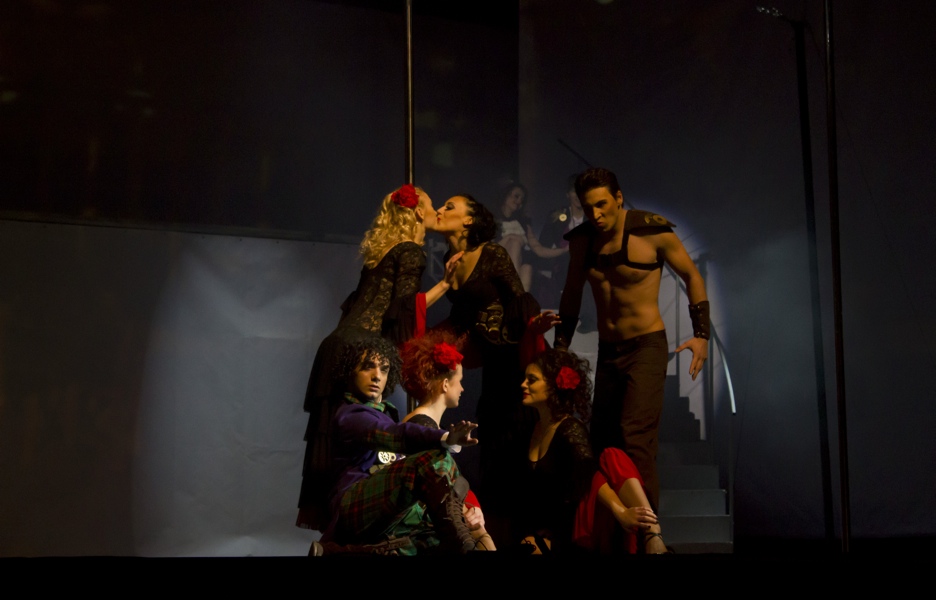     PoleArtShow   ,   