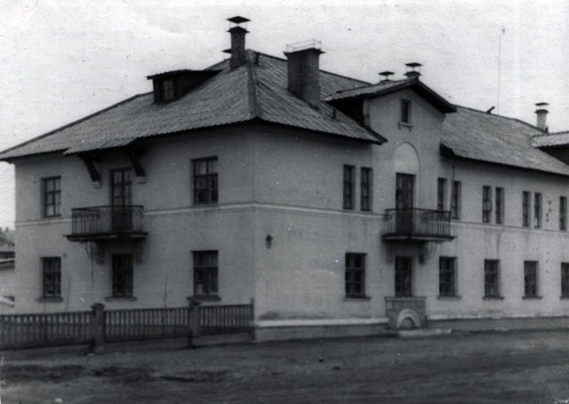   ( , 9), 1950  80              