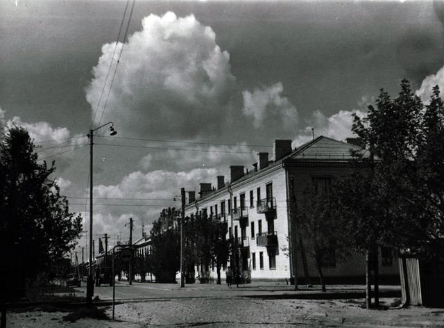     ,  1947-1961  80              