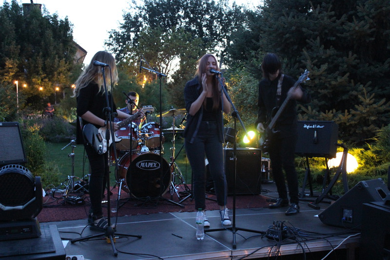  P.OS.PELOV-fest  12       ,    