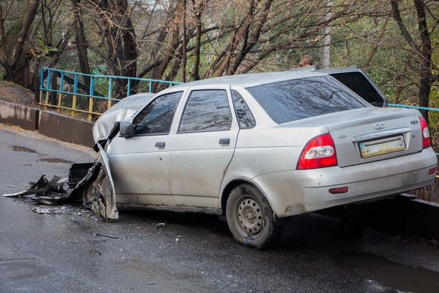    Lada Priora   :   