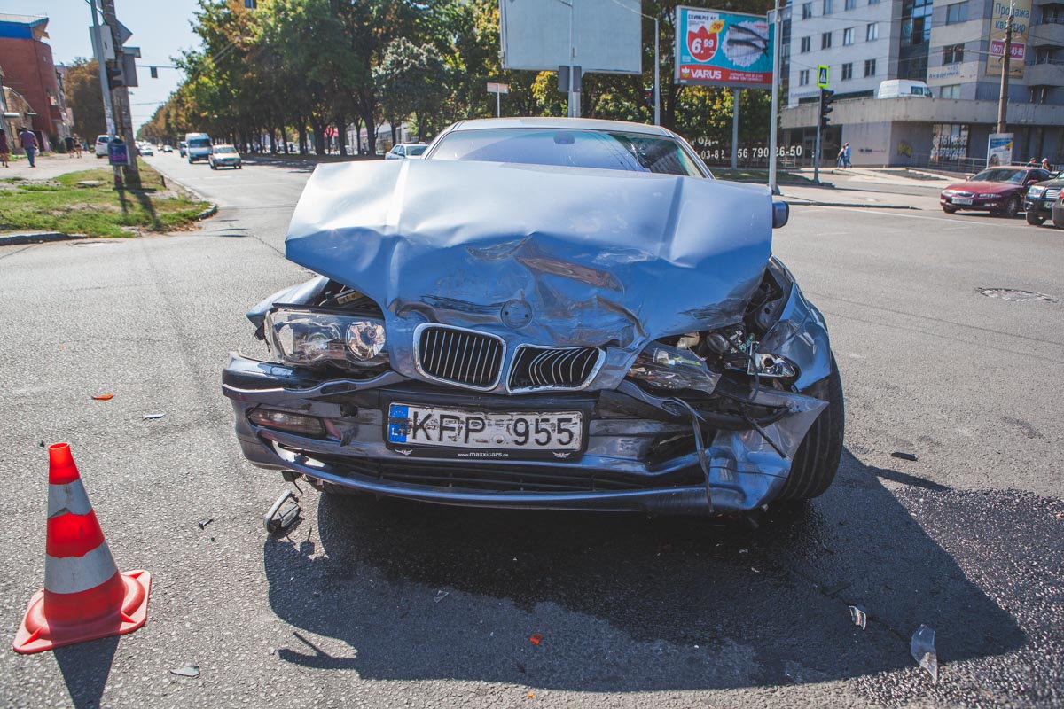        BMW  Mitsubishi:  