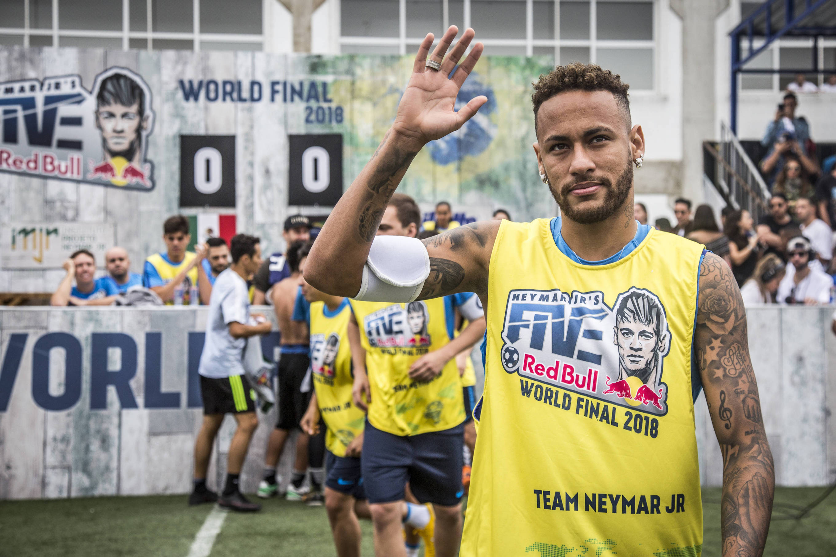         Red Bull Neymar Jr's Five