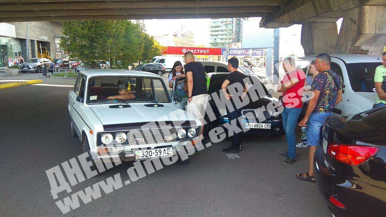       Lada   Rover