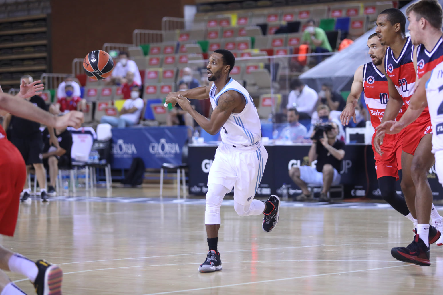 Gloria Cup.     70:97.   