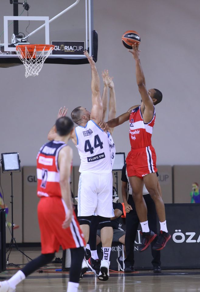  Gloria Cup.     70:97.   