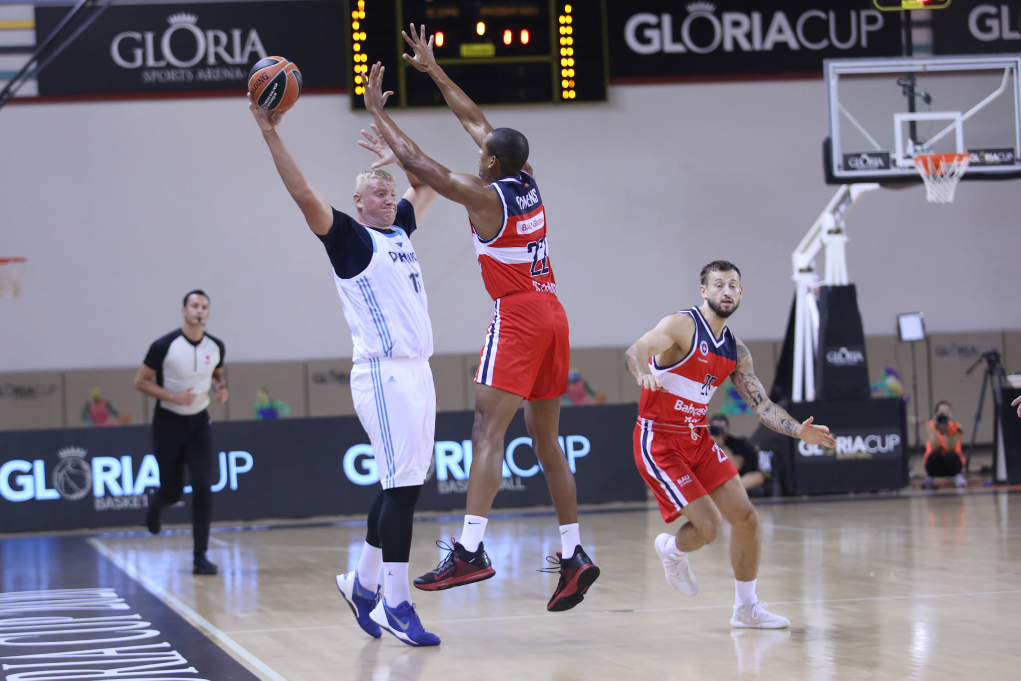  Gloria Cup.     70:97.   