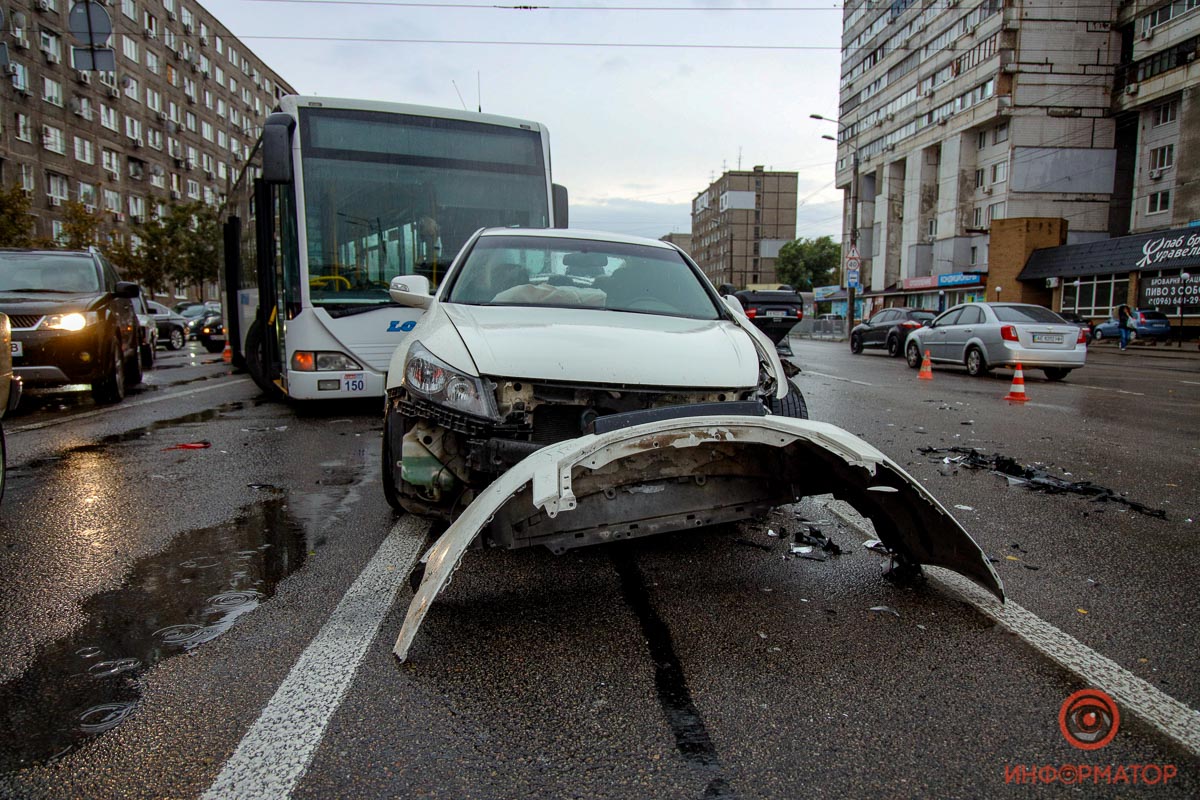       Audi    Honda  :    