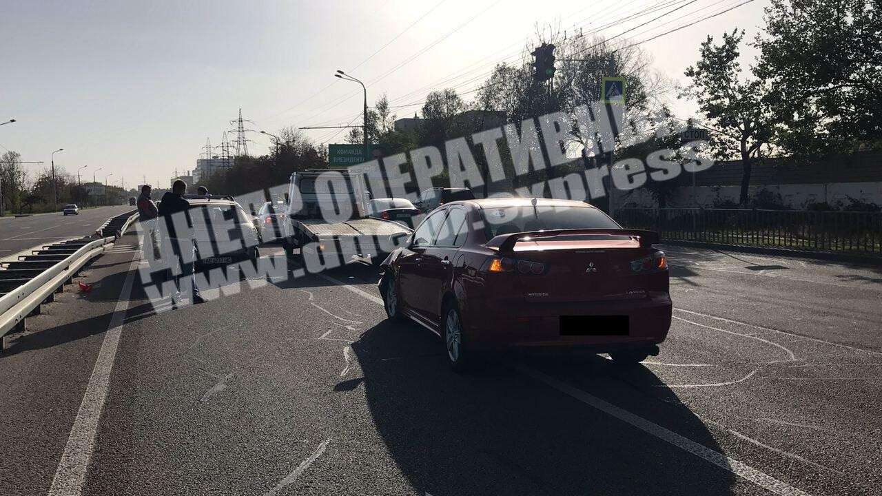   :    Mitsubishi   Peugeot