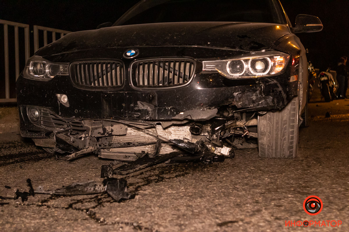      BMW   :     