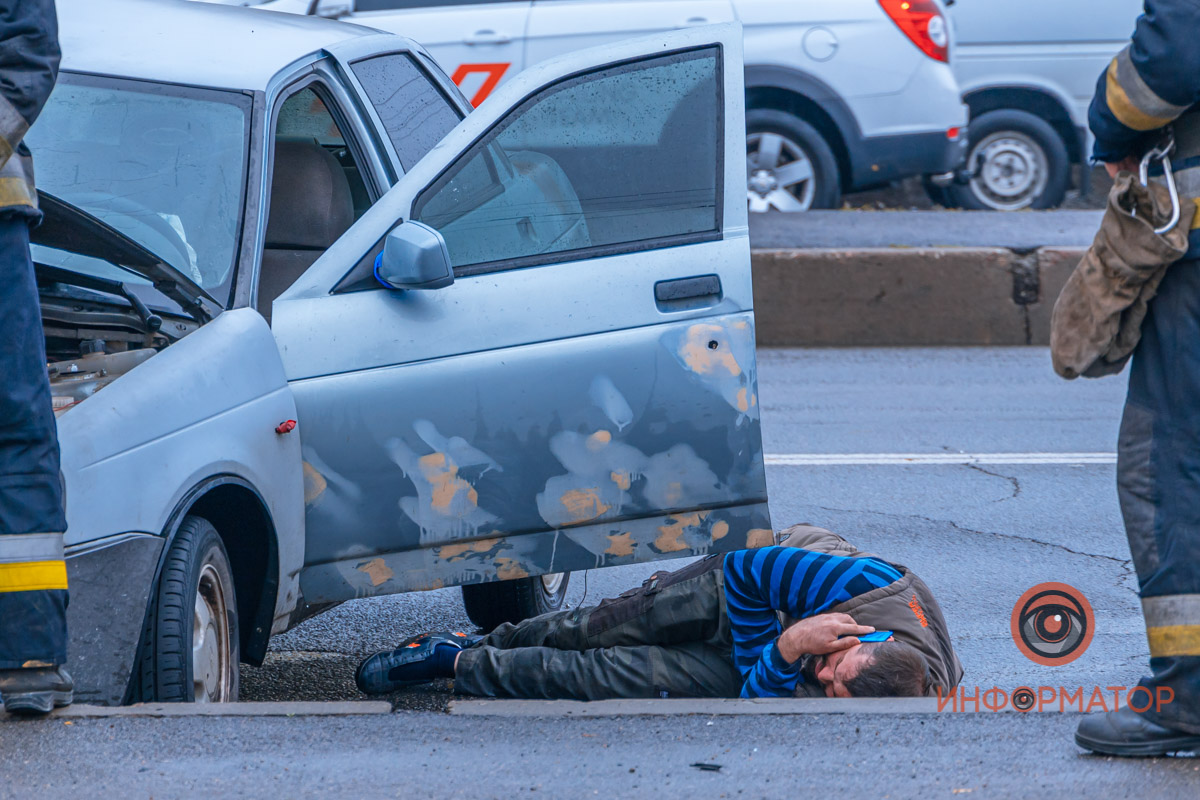     Lada    :    