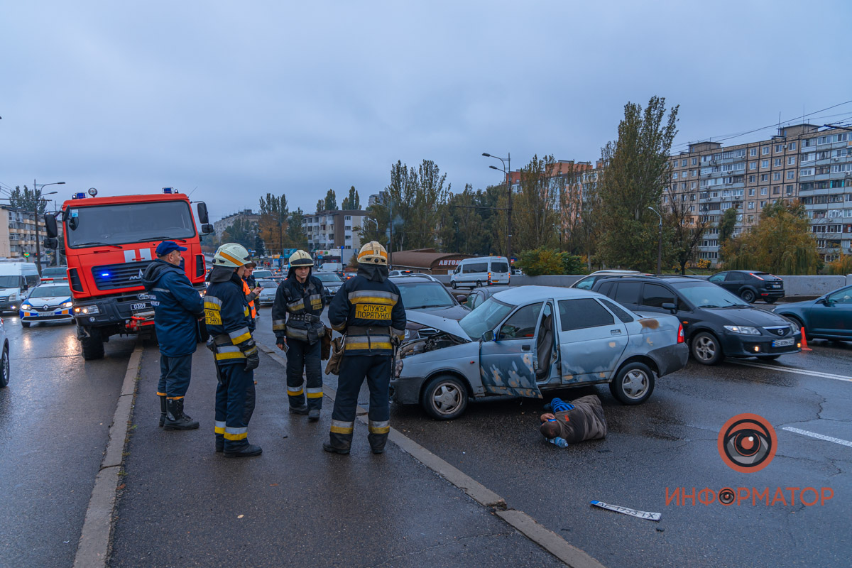     Lada    :    