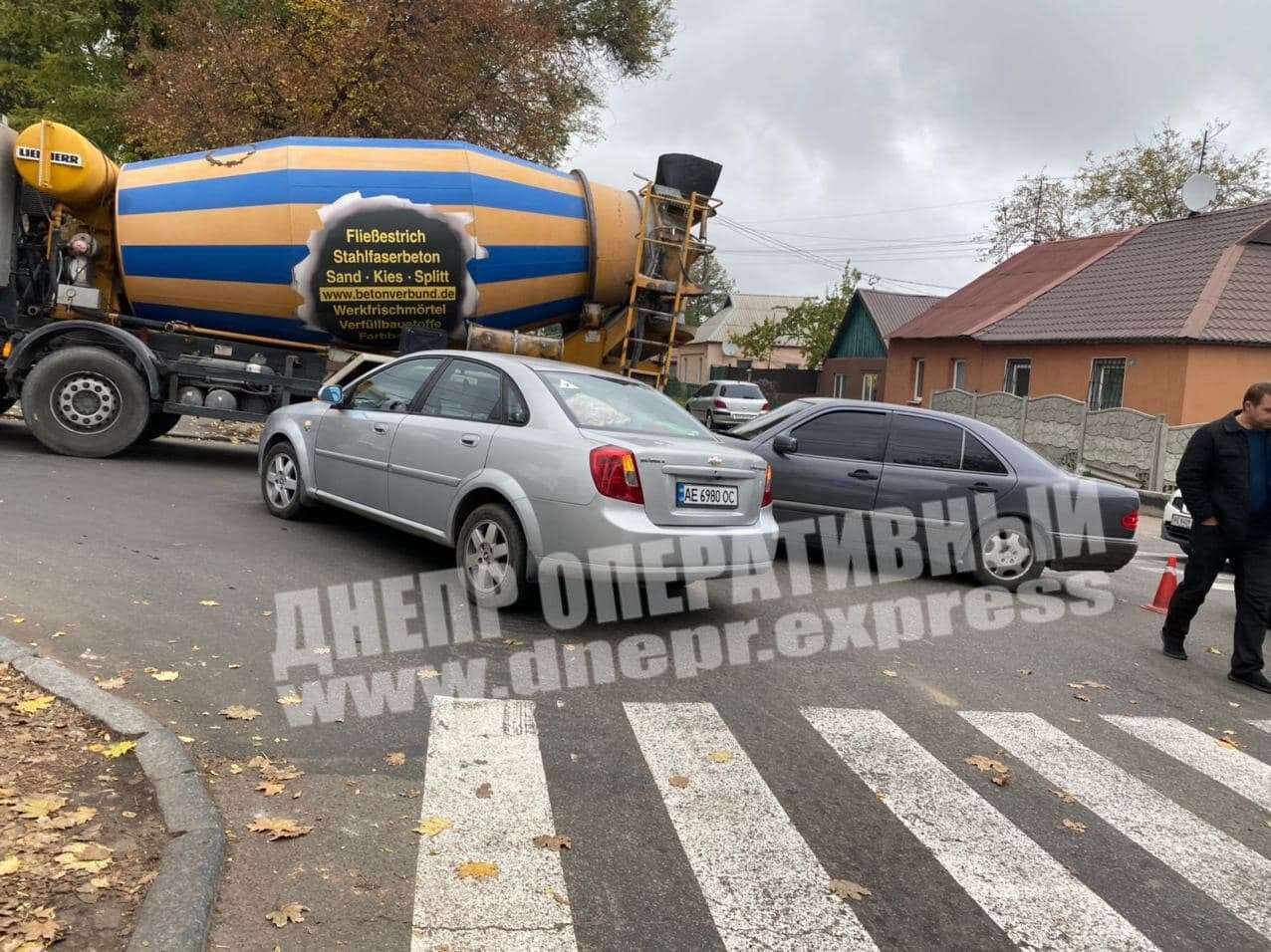    Chevrolet    Mercedes, -   