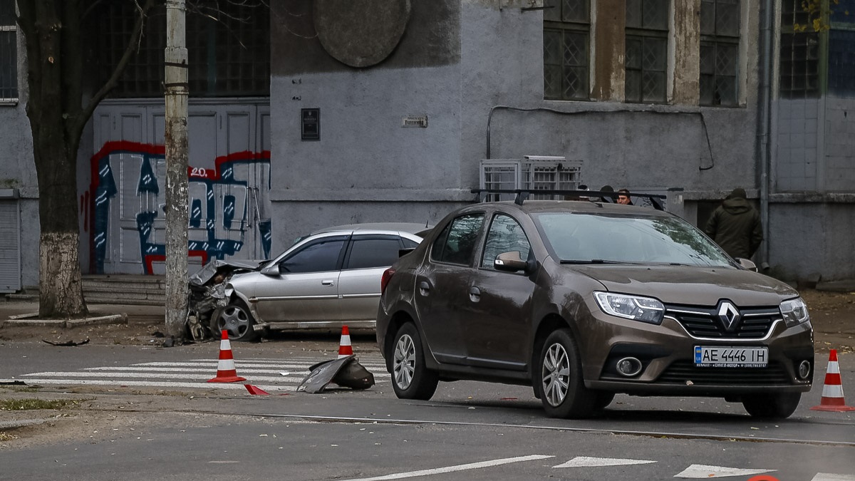      Opel   Renault    :  