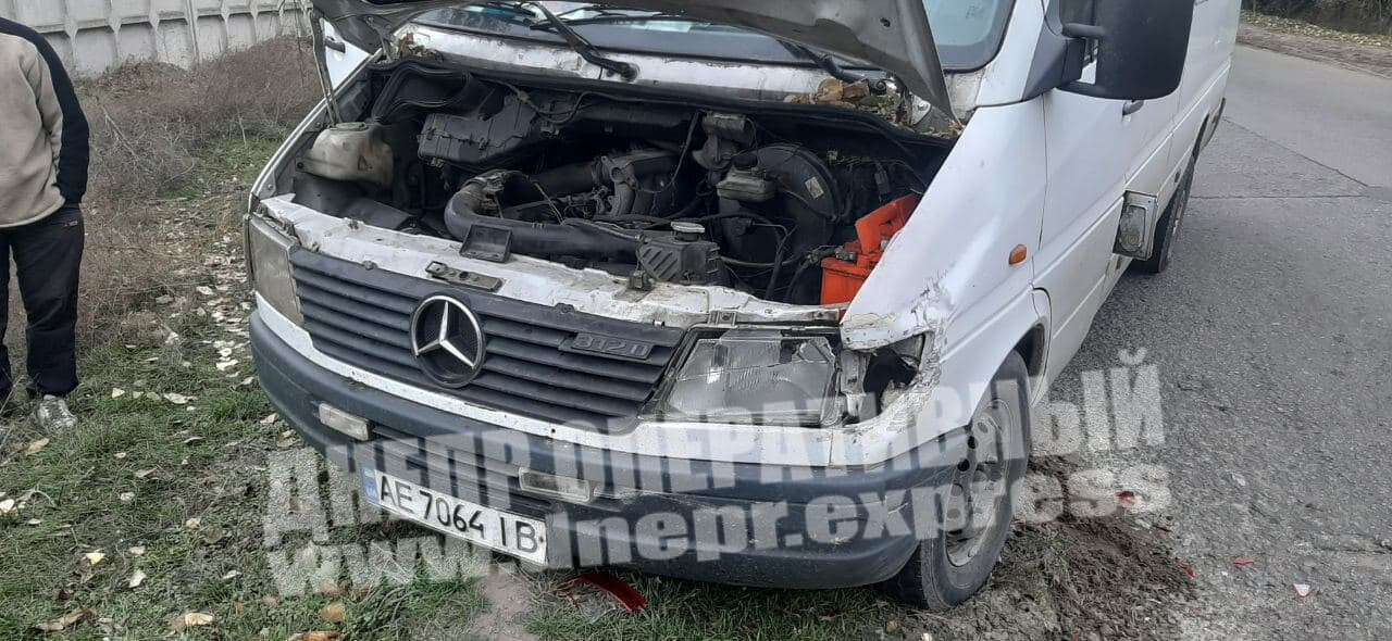     Mercedes   Ford