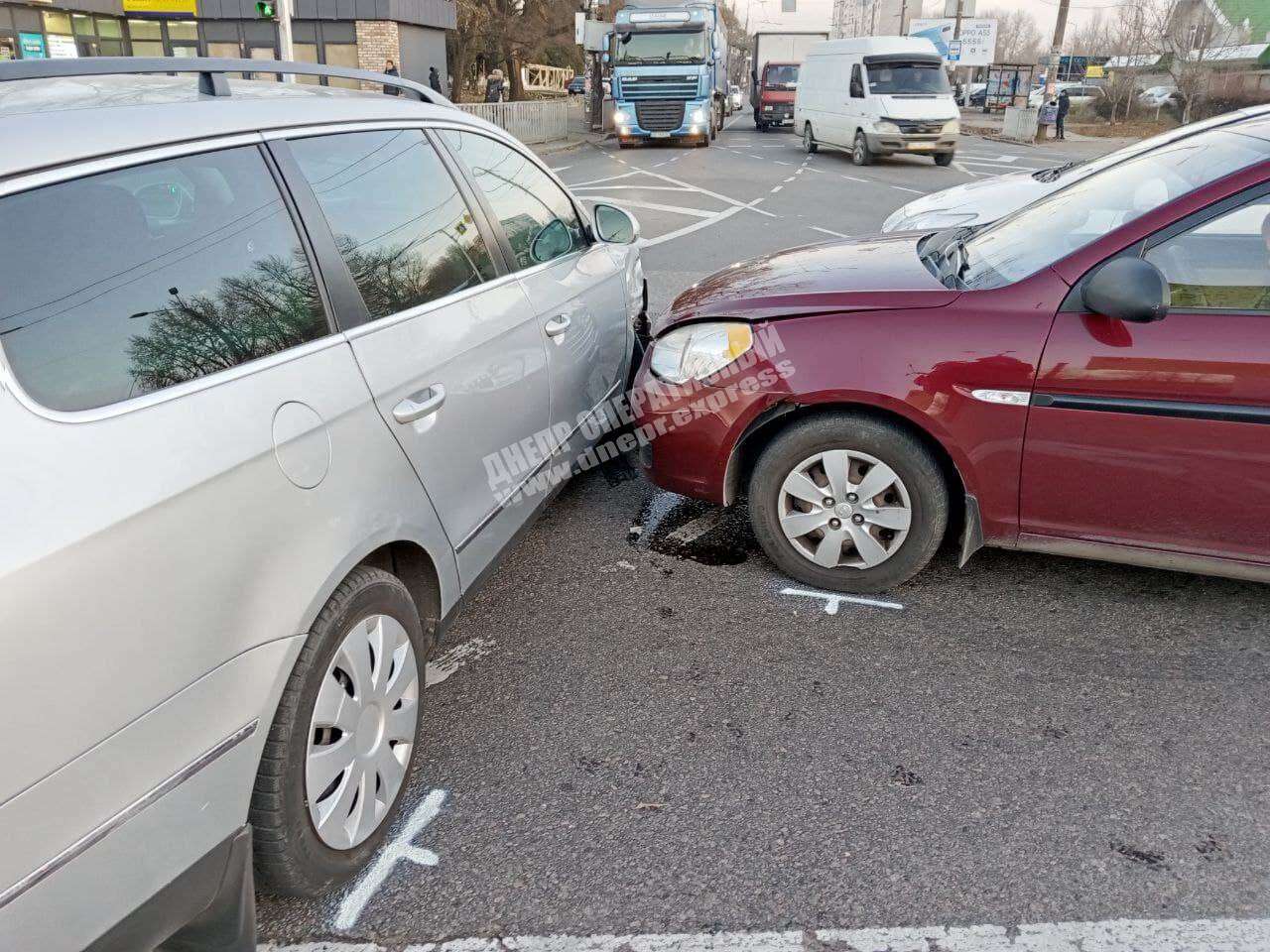    :   Volkswagen    Hyundai