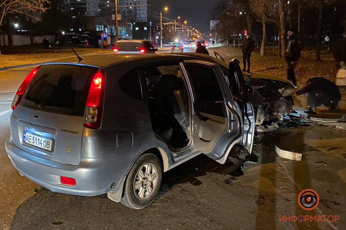      Hyundai   Chevrolet:   