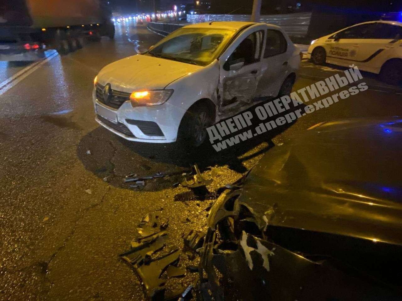      Mercedes   Renault:  