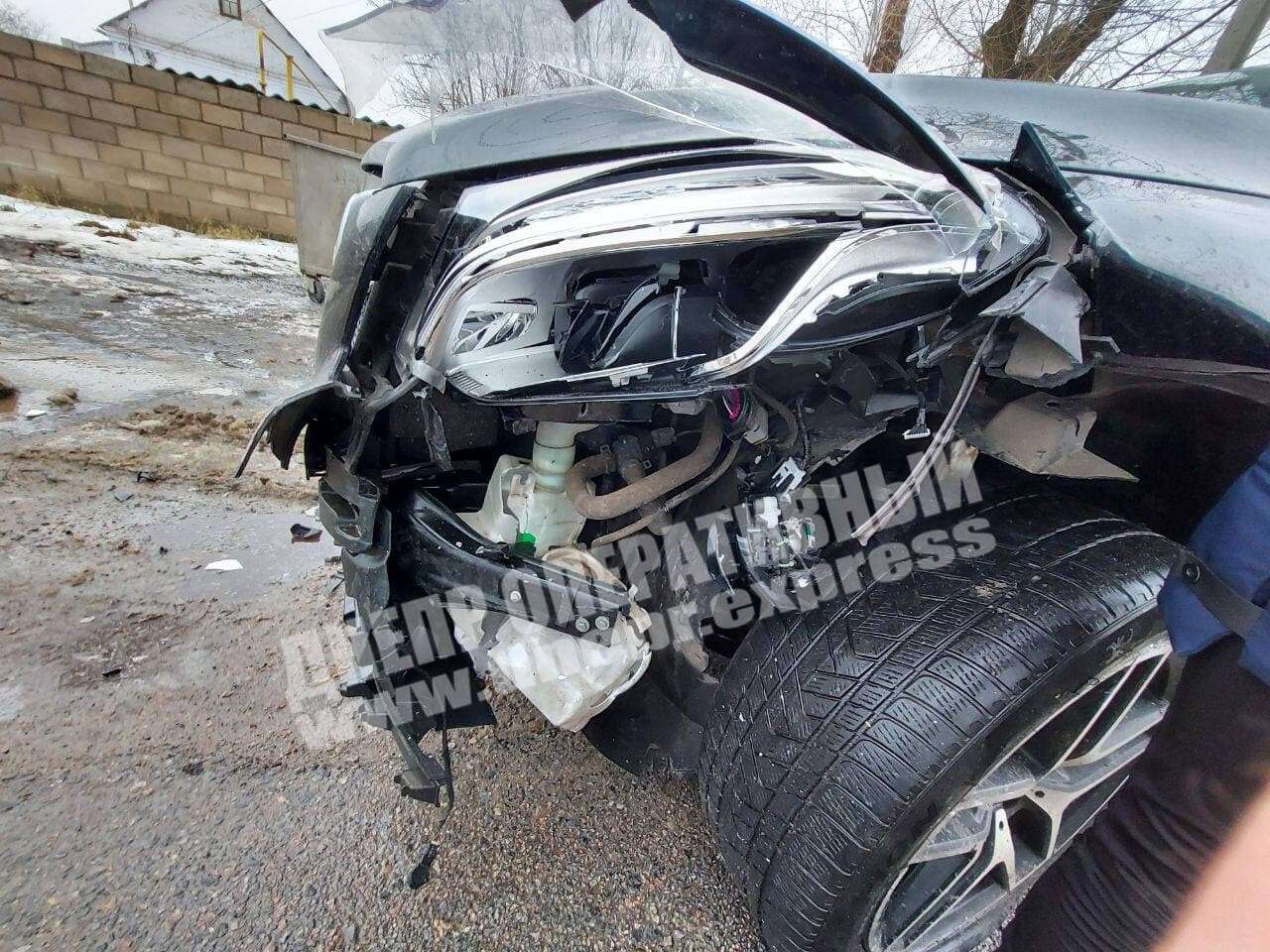     Dacia   ,    Mercedes:   