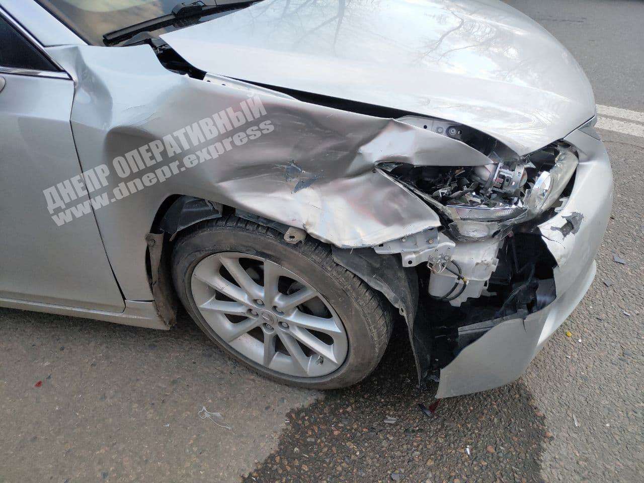       Lexus   Peugeot