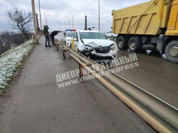           Opel  Renault