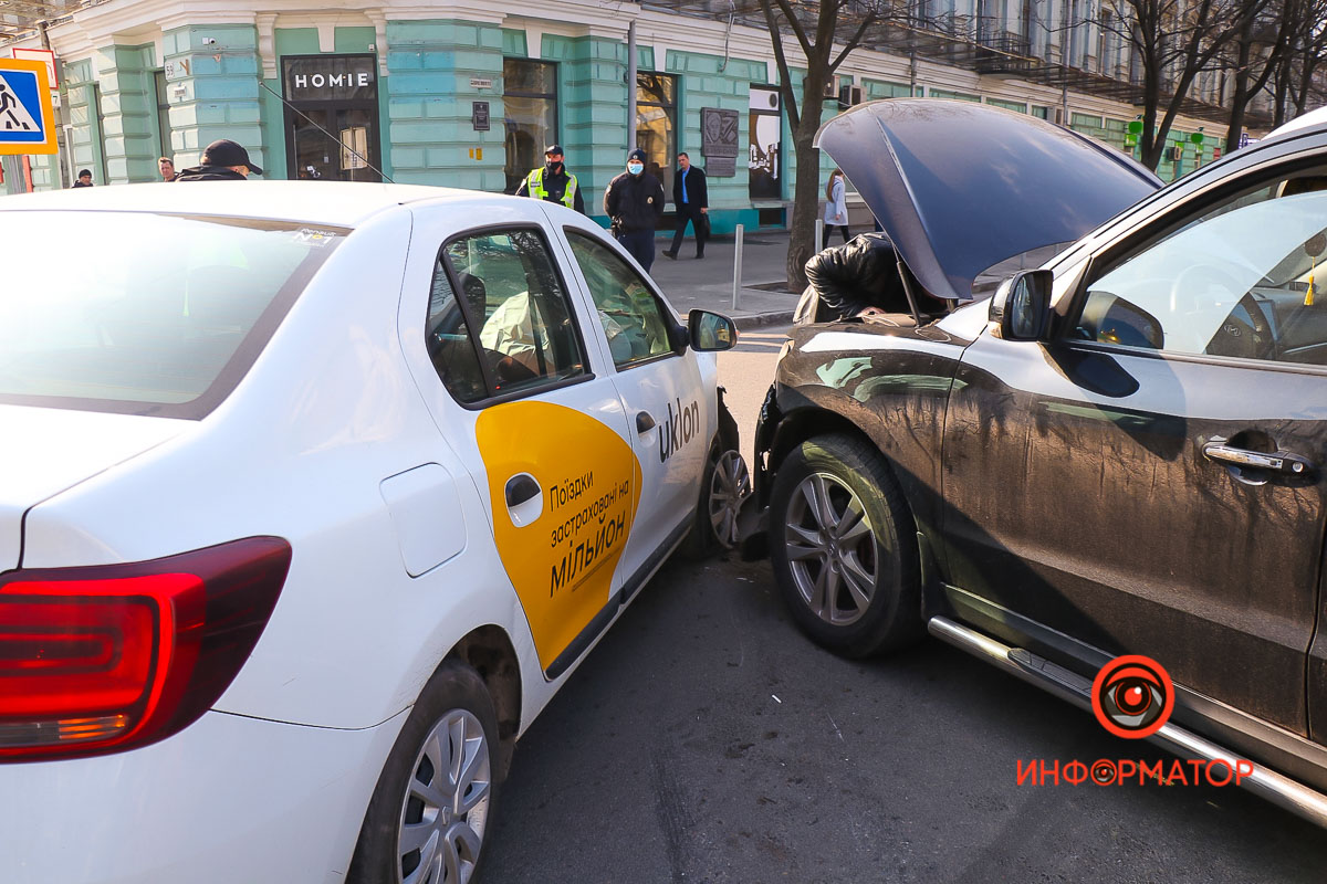       Hyundai  Renault  Uklon:   (  )