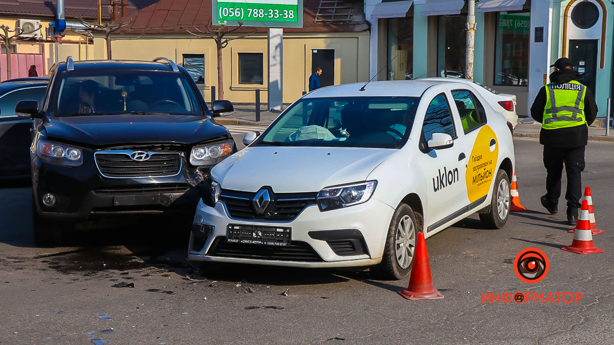       Hyundai  Renault  Uklon:   (  )