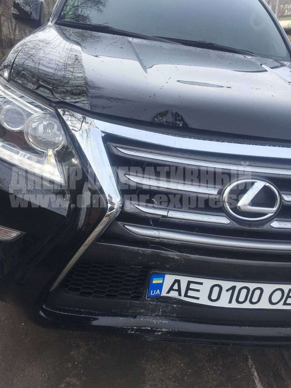       Lexus      
