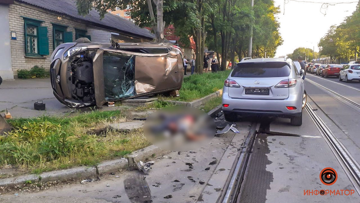      Hyundai   Lexus  :  