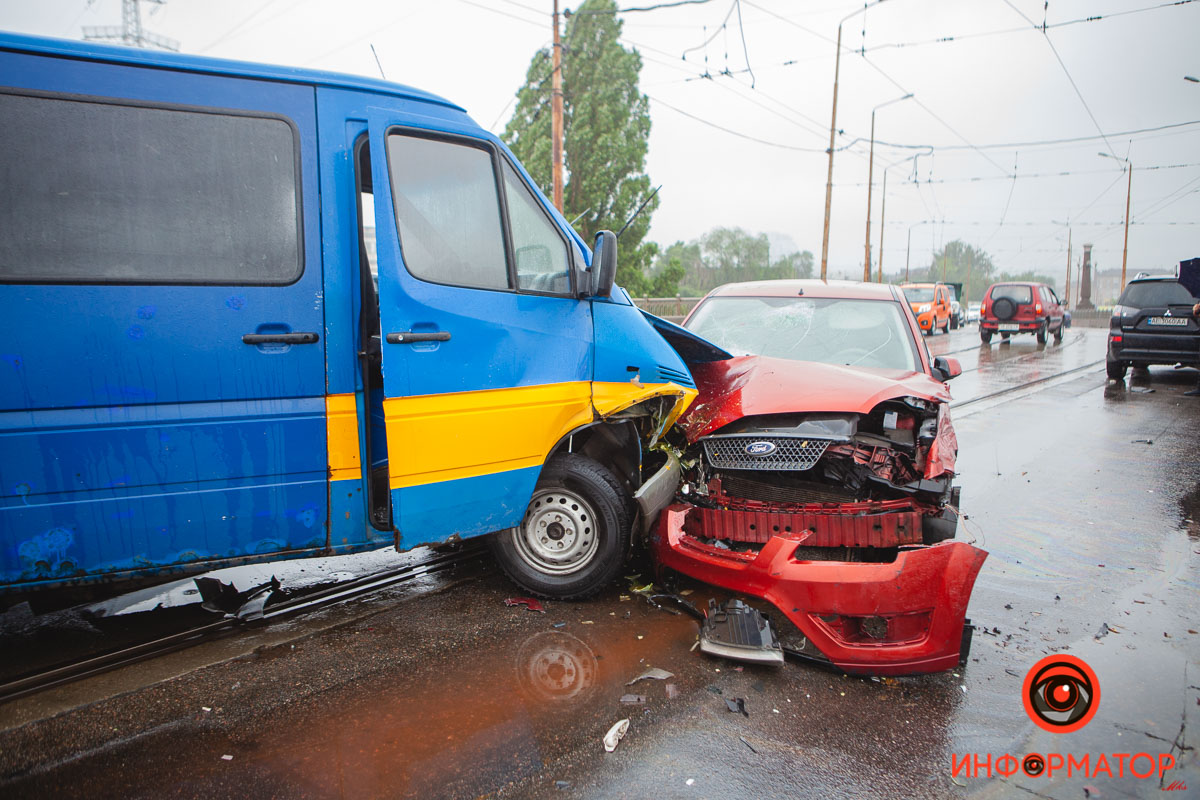        Ford, Mitsubishi  Mercedes:  