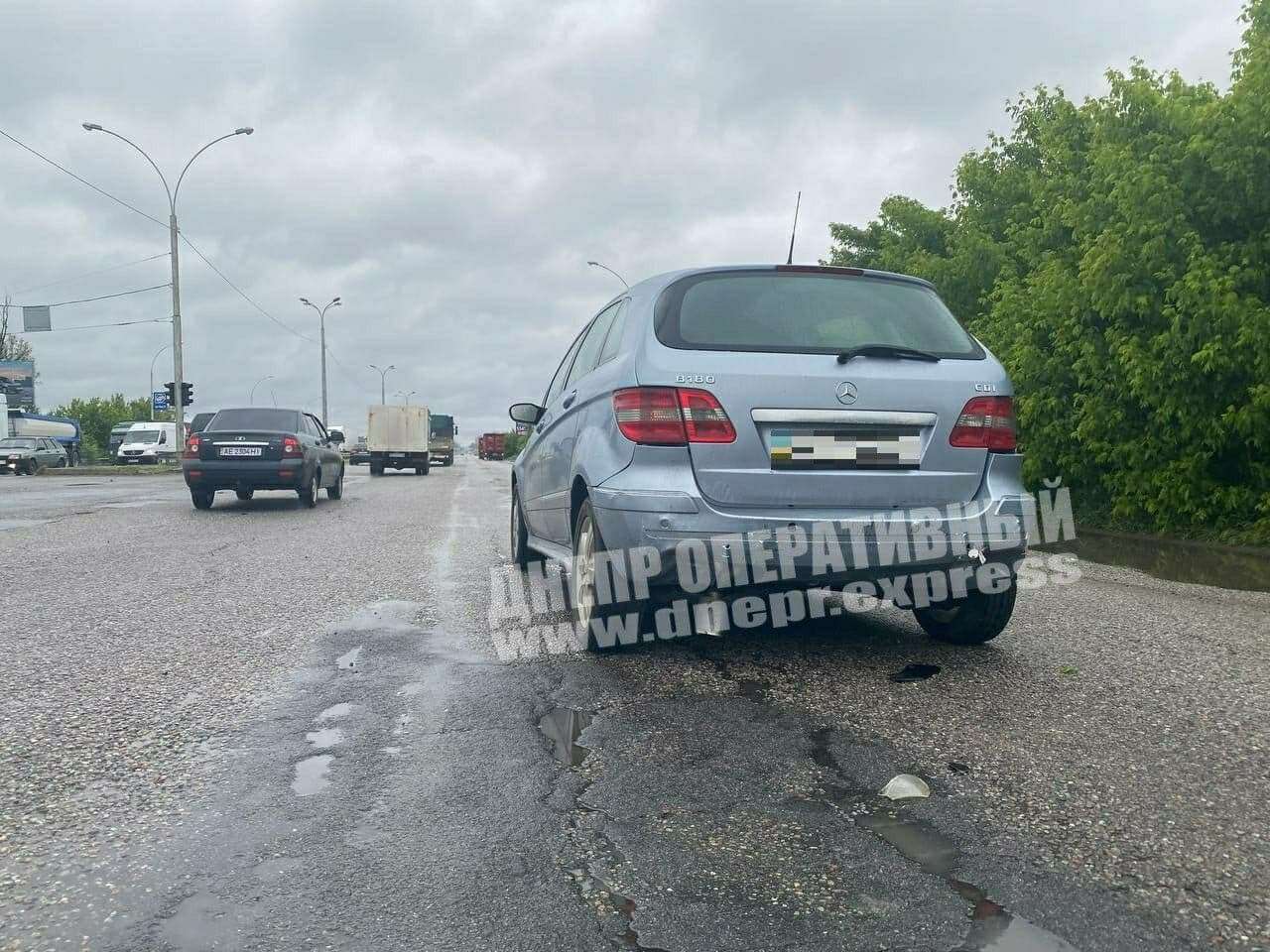       Mercedes  Daewoo Lanos,  
