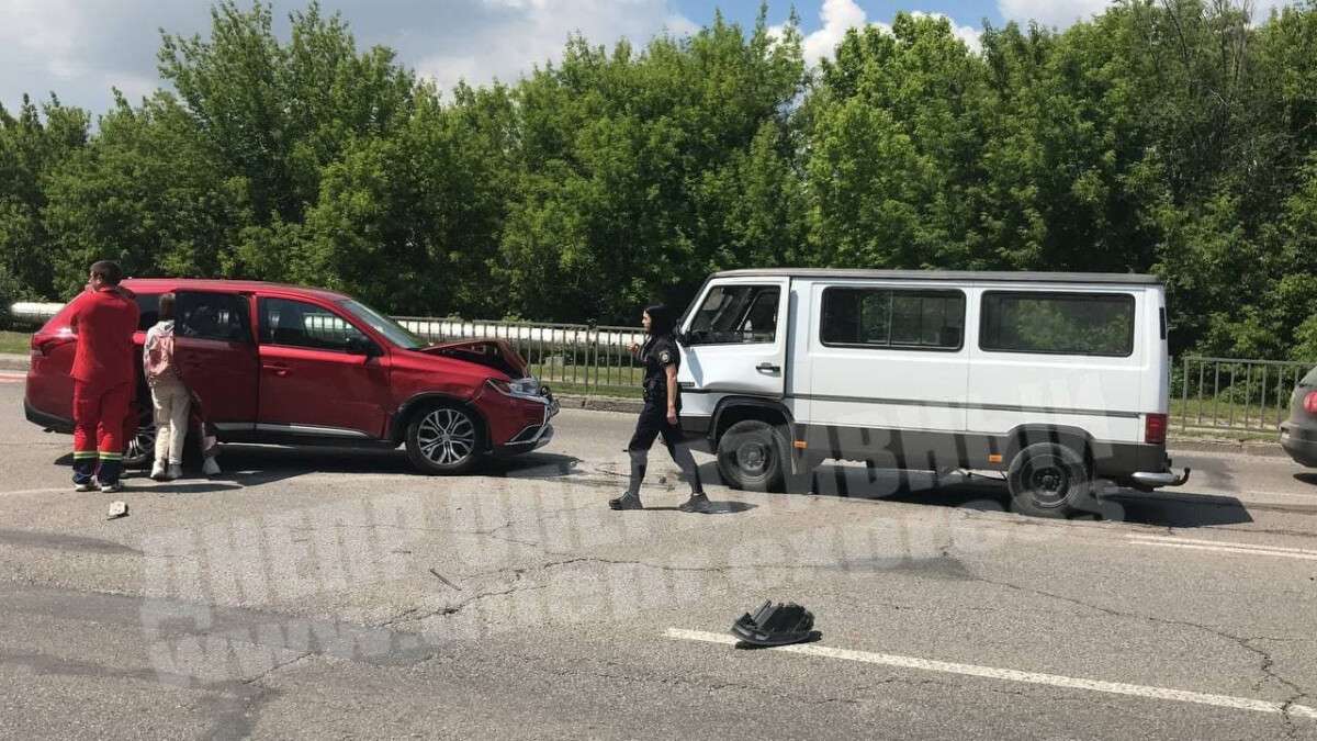        :  Mercedes, Volkswagen  Mitsubishi,  