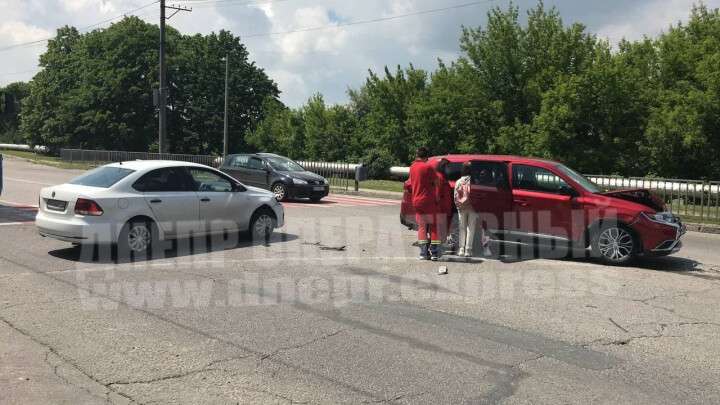        :  Mercedes, Volkswagen  Mitsubishi,  